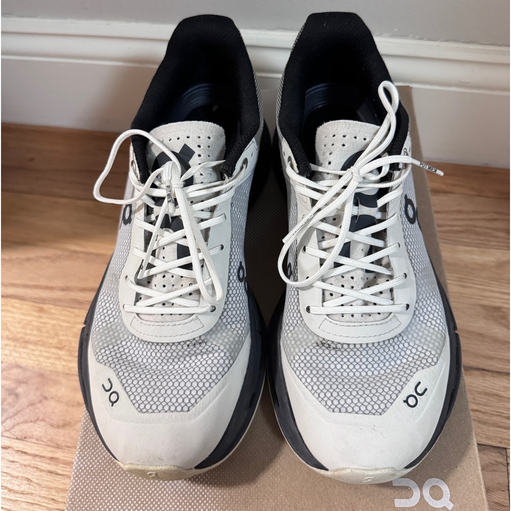 On Cloud CLOUDNOVA Z5 Rush Women’s Sneakers in Size 8